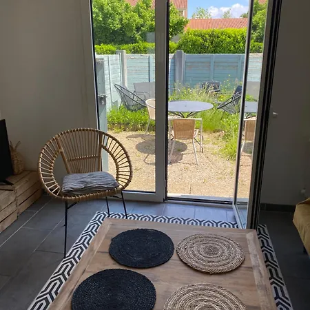 Les Cherois Esprit Moderne Prox Lyon Pkg Pv Holiday home *
